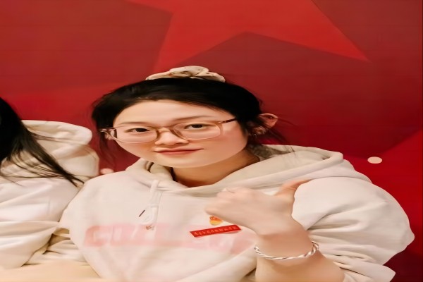 肖詩婷 學工科科長